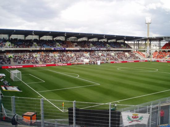 Tribune supporters extérieur , stade du Moustoir.