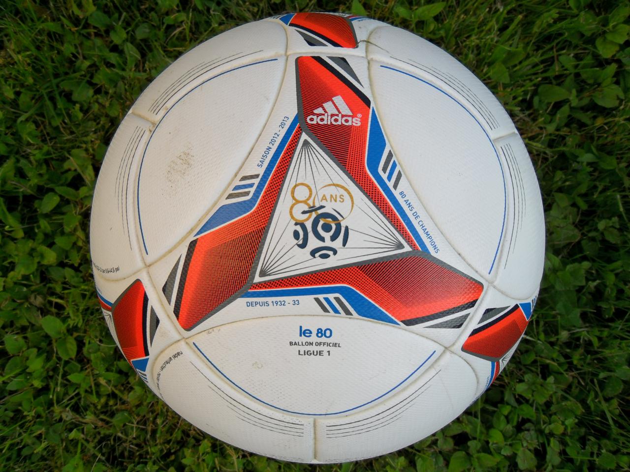 Ballon officiel ADIDAS ligue 1 2012-2013 1ère partie de championnat.