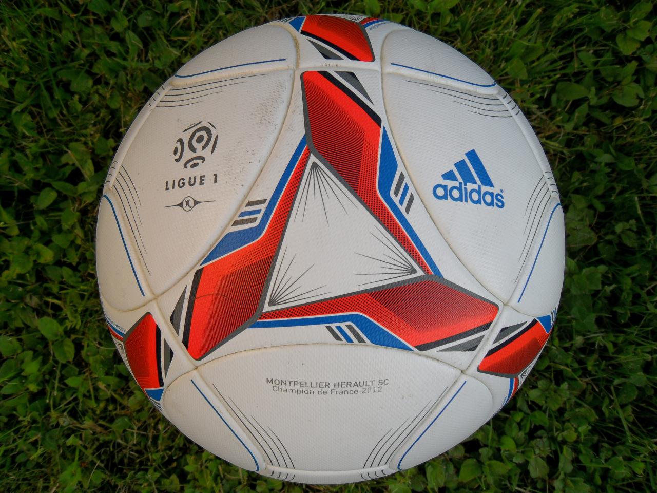 Ballon officiel ADIDAS ligue 1 2012-2013 1ère partie de championnat.